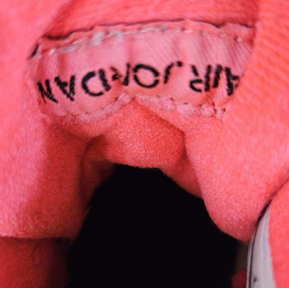 AIR JORDAN Bright Crimson Hightop Sneakers Size 6.5 - Picture 5 of 6